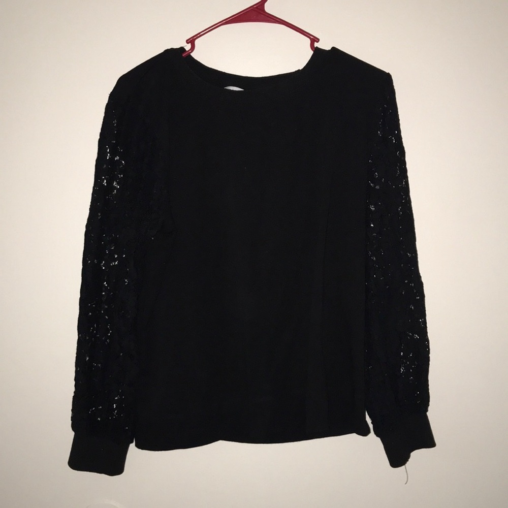 Black long sleeve laced sleeve shirt, size large